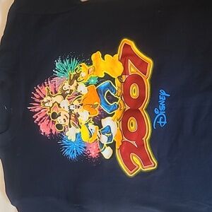 NWT Disney- Navy Blue 2007  sz. M   Mickey Mouse  and the gang Graphic T